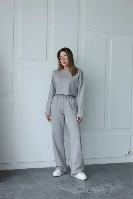 Стильний костюм із кроп-світшотом та прямими штанами Одеса - фото 1