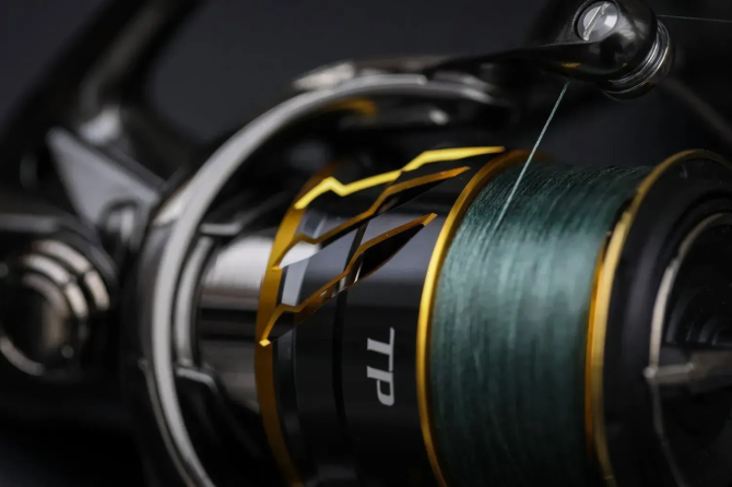 Котушка спінінгова Shimano TwinPower 20 C2000S Вінниця - фото 8