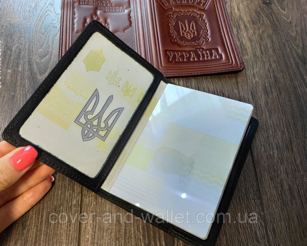 Кожаная обложка на паспорт с большим гербом Украины Киев - изображение 9