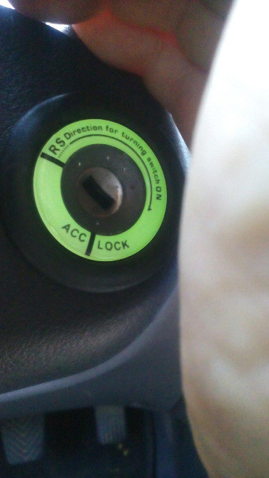 Фосфорна наклейка на замок запалювання авто Київ - фото 6