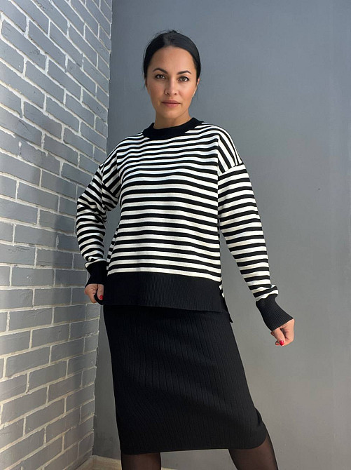 Светр жіночий Accorddream 9880 смуга оверсайз розрізи по боках, чорний, 44-48 Київ - фото 12