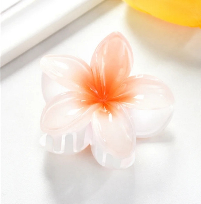 Заколка-крабік квітка Білий з оранжевою серединкою Смела - изображение 1