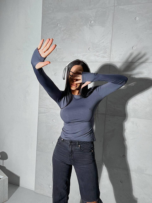 Жіночий базовий лонгслів із мікродайвінгу Графіт Одеса - фото 5