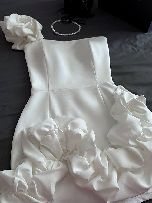 Женское праздничное мини платье с воланами костюмка барби Молочный, 42/44 Одесса - изображение 8