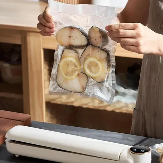 Вакуумный упаковщик пищевых продуктов Vacuum Sealer с сенсорным дисплеем + 10 пакетов Коломыя