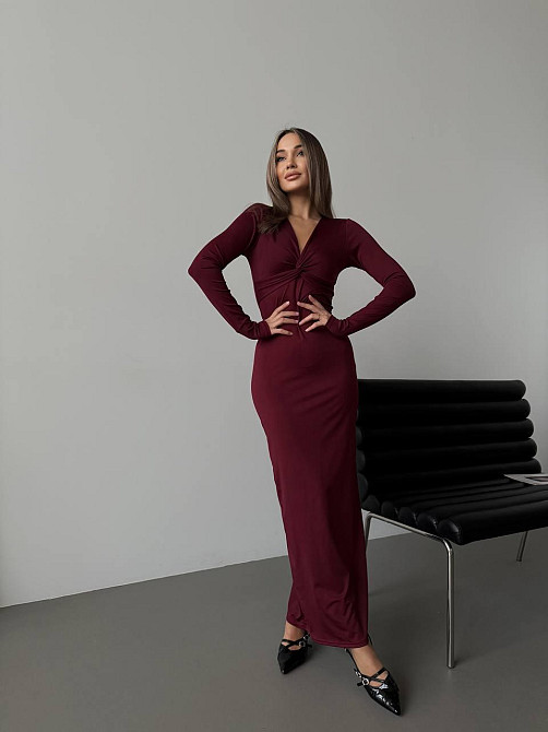 Стильне жіноче плаття максі з вирізом на грудях мікродайвінг Бордо, 46-48 Одеса - фото 1