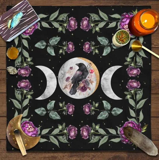 Алтарная скатерть для карт Таро и Рун. Скатерть для гадания 49*49 см. Скатерть с изображением Ворона Киев - изображение 2