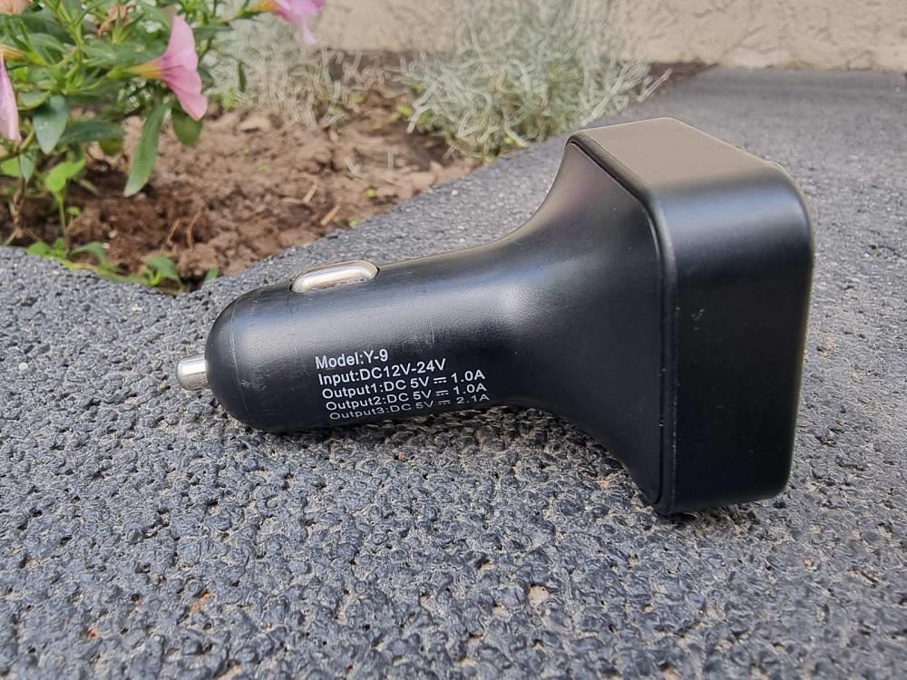 Автомобільна зарядка в прикурювач USB*3 з FM трансмітером Луцк - изображение 2