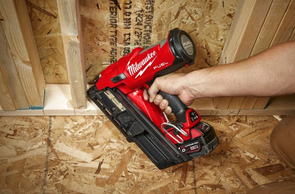 Пистолет гвоздезабивной аккумуляторный бесщеточный MILWAUKEE M18 FUEL FFNS-502C 4933478302 (2х аккумулятор M18 B5 5.0Ah, быстрый при Одесса - изображение 10