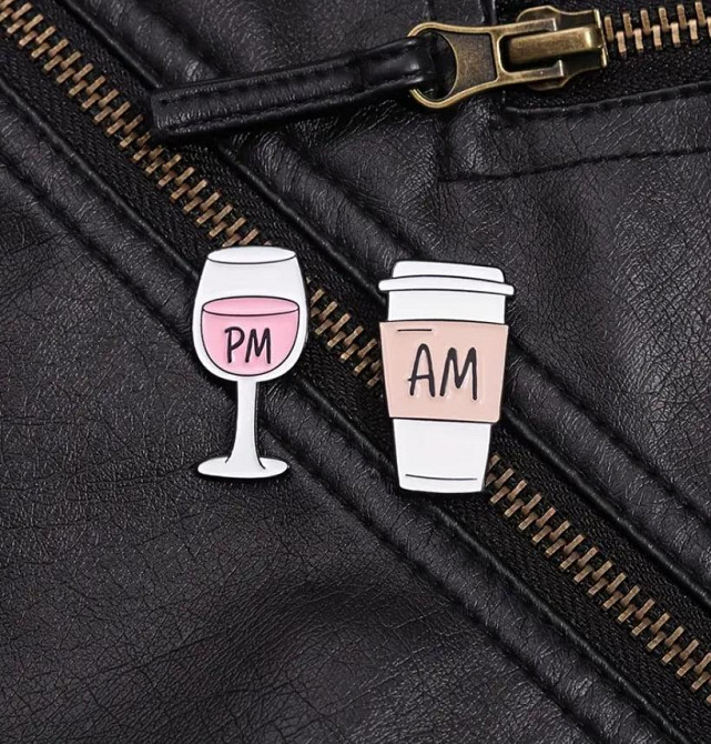 Значки AM&PM — набор из 2-х шт. с кофе и вином (в мультяшном стиле) Киев - изображение 5