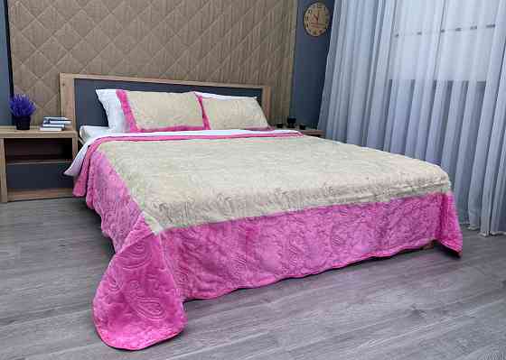 Покривало двостороннє з хутром 210x230 (+-10 см) і 2 наволочки колір рожевий з молочним (85-153) Київ