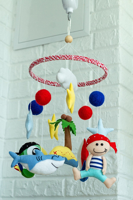 Дитячий мобіль на ліжечко для немовлят ручної роботи WooolyWool «Пірат» Київ - фото 8