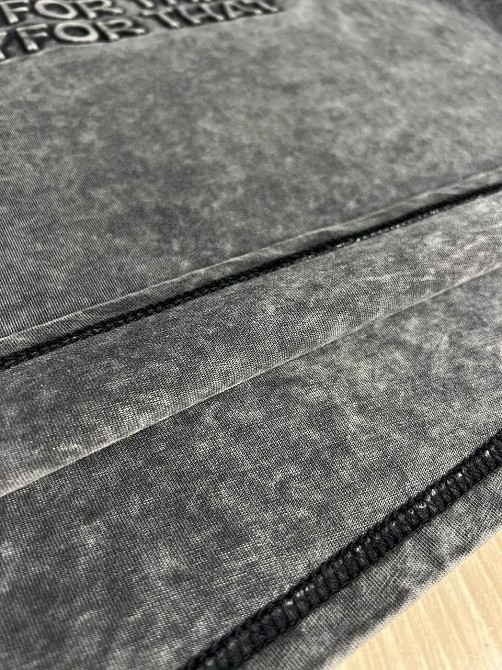 Футболка женская A-N 26031 вареная тай дай оверсайз с объемной надписью серая, серый, one size Киев - изображение 15