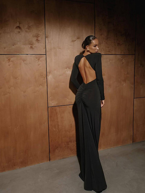 Жіноча елегантна приваблива максі-сукня з мікродайвінга Одеса - фото 4