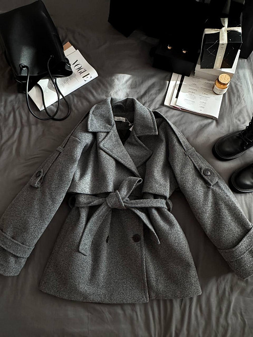 Женское короткое утепленное пальто оверсайз 42-46 Графит Одесса - изображение 8