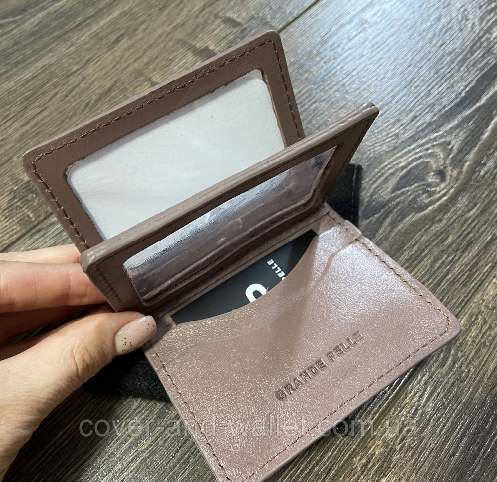 Жіноча світло-рожева обкладинка для ID-паспорта та прав із шкіри Grande Pelle Київ - фото 2