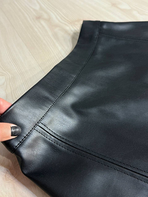 Юбка женская Gritana 956 из экокожи короткая с разрезами черная, черный, XL Киев - изображение 4