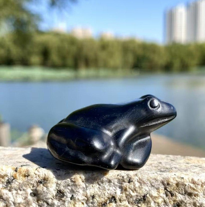 Фігурка Жабка з обсидіану, полірований камінь, декор для інтер’єру Київ - фото 2