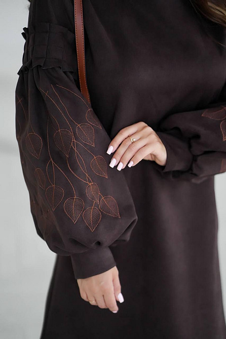 Женское замшевое платье с вышивкой 42-44, Шоколад Одесса - изображение 4