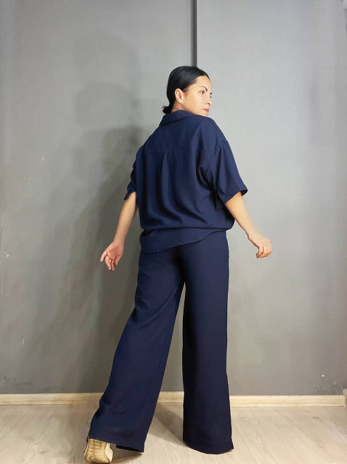 Костюм жіночий Mix Ray 4157 сорочка оверсайз брюки з розрізами по боках рівні від стегна темно синій, темно-синій, M Київ - фото 12