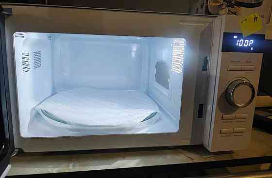 Мікрохвильова Нова з Німеччини 800ват. Київ