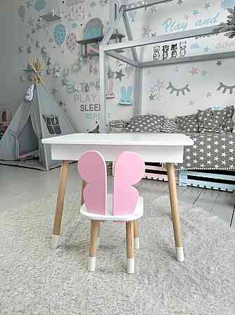 Дитячий столик з відкидним верхом 54х60х45 і стільчик метелик 26х26х24, стіл та стілець для дітей до 7 років, білий з рожевим Київ