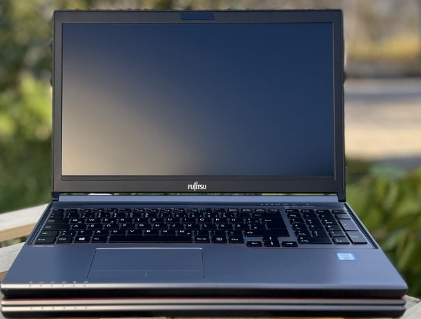 Ноутбук Fujitsu E756/i7-6600U / 16Gb. / SSD 256Gb. / 15.6