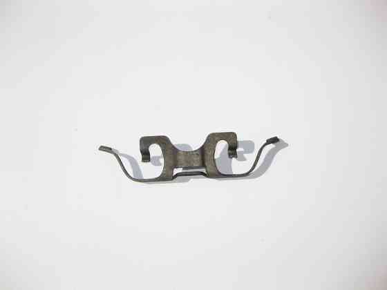 Mercedes-Benz  A0009937807 Утримуюча скоба - пружина скоби заднього гальмівного супорта C-Class W205 GLC X253 Одесса