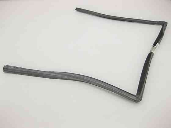 Mercedes-Benz  A1647350825 Ущільнювач опускного скла задніх правих дверей ML W164 Одеса