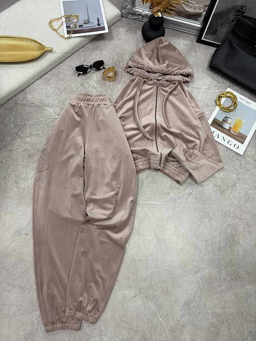 Женский повседневный велюровый костюм двойка: кофта и штаны Бежевый, 46/48 Одесса - изображение 7