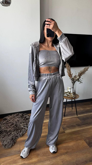 Женский плюшевый прогулочный костюм тройка: кофта топ и штаны велюр Серый, 42/44 Одесса - изображение 4
