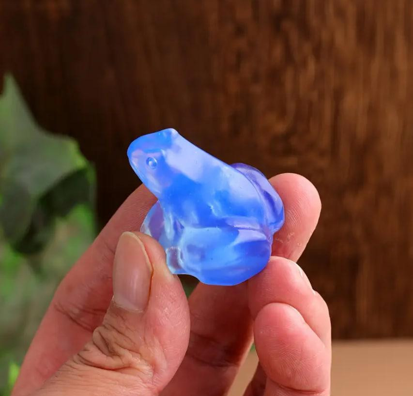 Жабка із натурального каменю блакитного опалу 40 мм, сувенір із блакитного опалу, оберіг із натураль Київ - фото 1