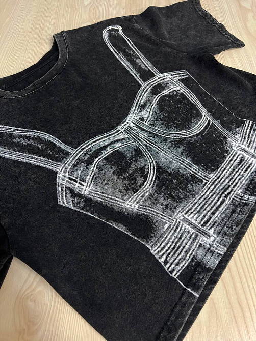 Футболка жіноча A-N 2732 варена коротка широка малюнок корсет бра, чорний, one size Київ - фото 12