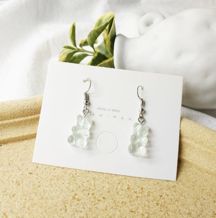 Дитячі сережки у вигляді мультяшного ведмедя молочного кольору, розмір 1,6*1см, смола Київ - фото 1