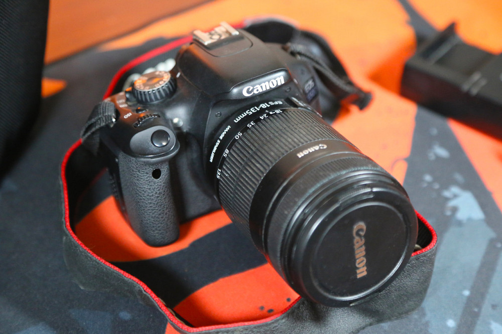 Дзеркальний фотоапарат Canon EOS 550D + EF-S 18-135 Дзеркалка.Комплект. Б\У Київ - фото 1