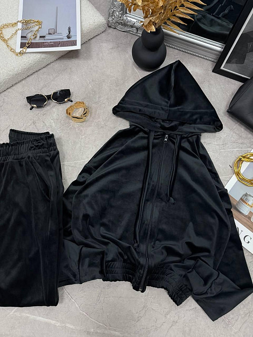 Женский повседневный велюровый костюм двойка: кофта и штаны Черный, 50/52 Одесса - изображение 6