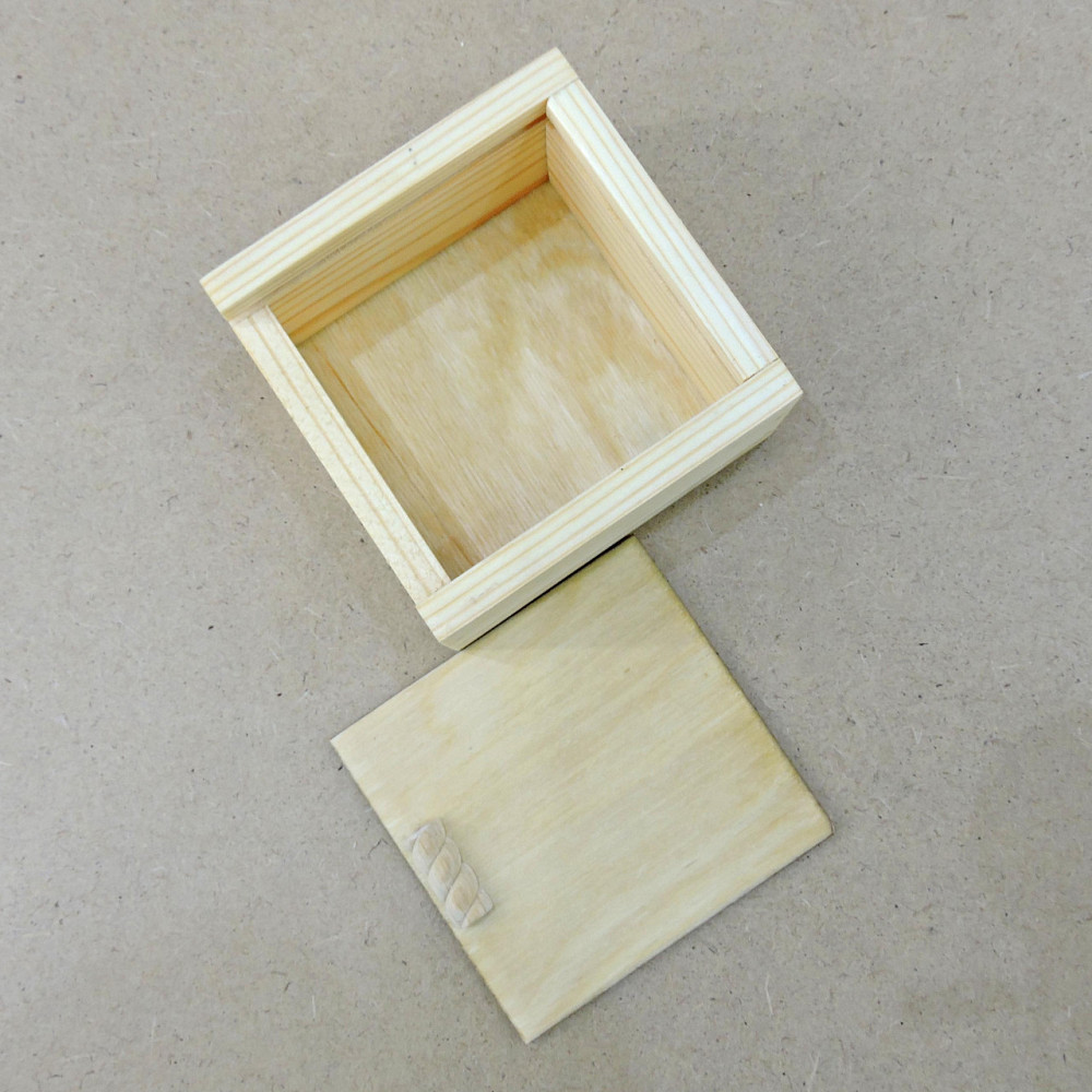 Подарочная коробка 