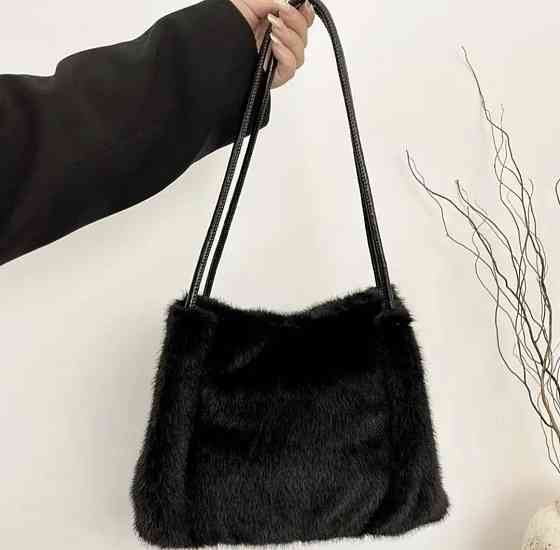 Сумка зі штучного хутра Чорна Смела