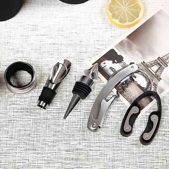 Набір для вина (у вигляді пляшки) Інструменти сомельє, Кейс з винним приладдям Київ