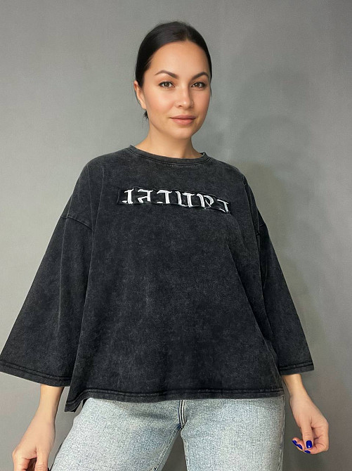 Футболка женская A-N 26029 оверсайз широкая вареная дай длинный рукав 3\4 с вышивкой впереди one siz Одесса - изображение 1