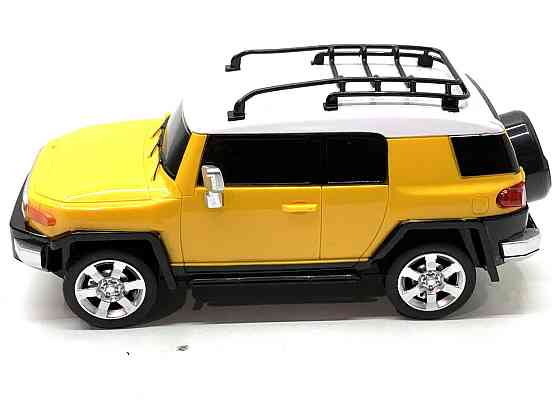 Машина TOYOTA FJ CRUISER на пульті керування Жовта (27055) Чернігів