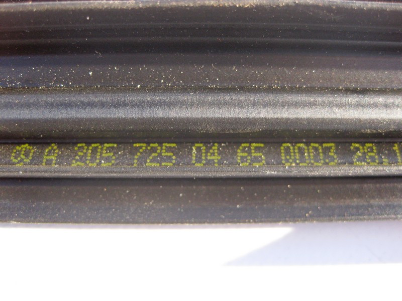 Mercedes-Benz  A2057250465 Внутрішня планка ущільнювача під скло передніх правих дверей C-Class W205 Одеса - фото 3