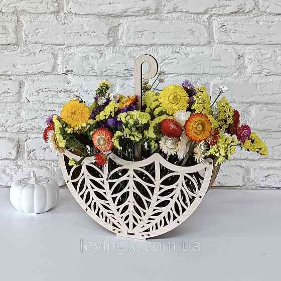 Декор из высушенных цветов в кашпо 