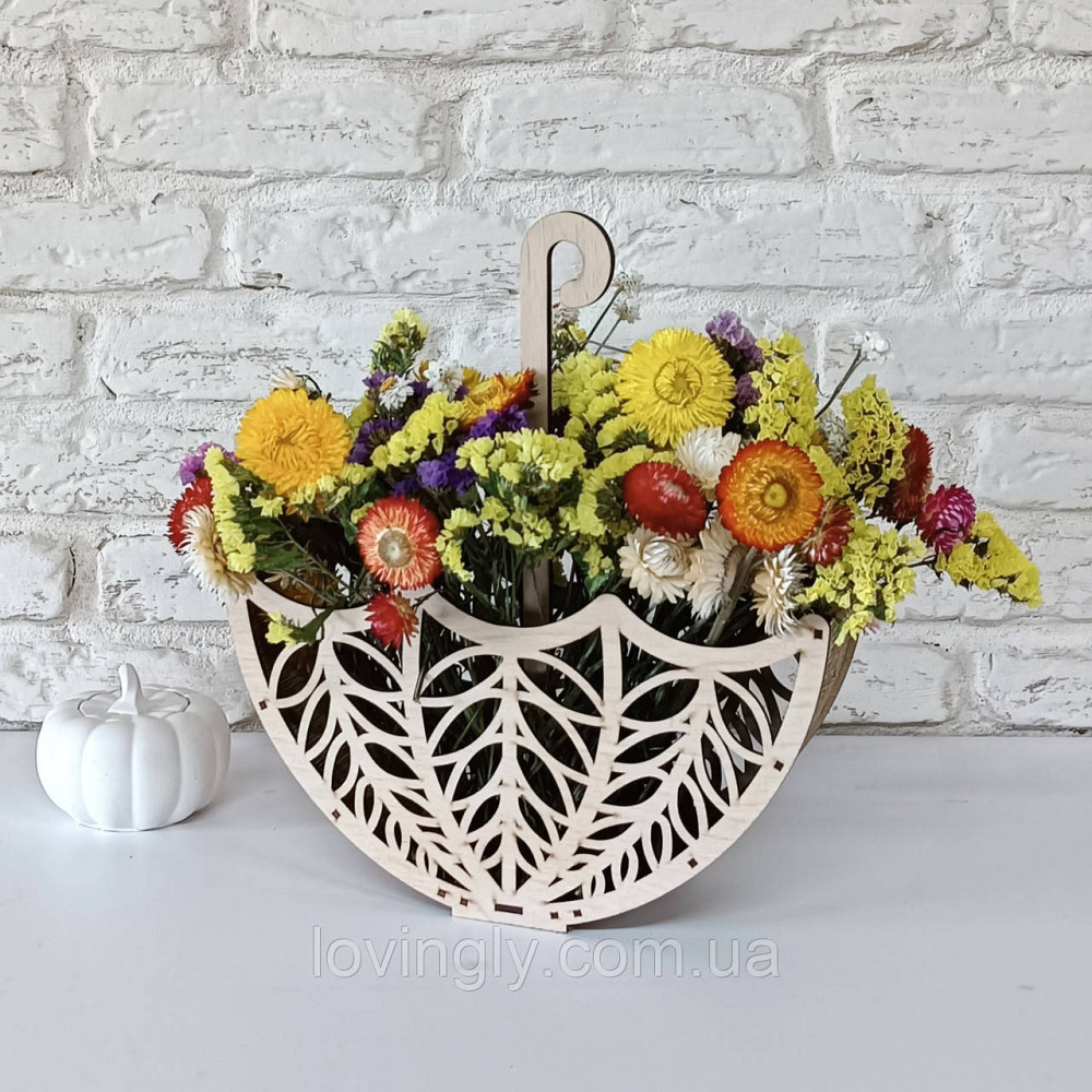 Декор из высушенных цветов в кашпо 