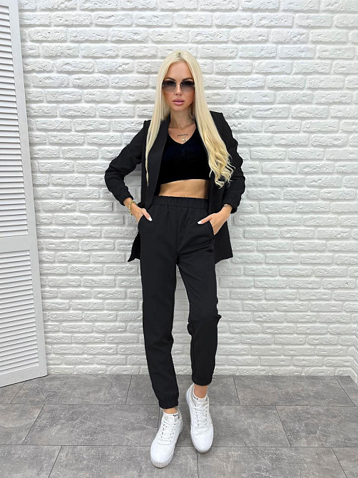 Женский повседневный костюм 