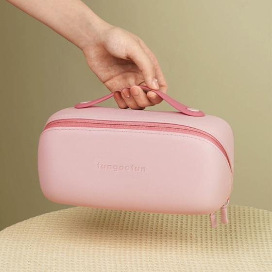 Косметичка силіконова, дорожня Fungoofun для аксесуарів у ванну і душ, водонепроникна на блискавці, рожева Кам'янець-Подільський
