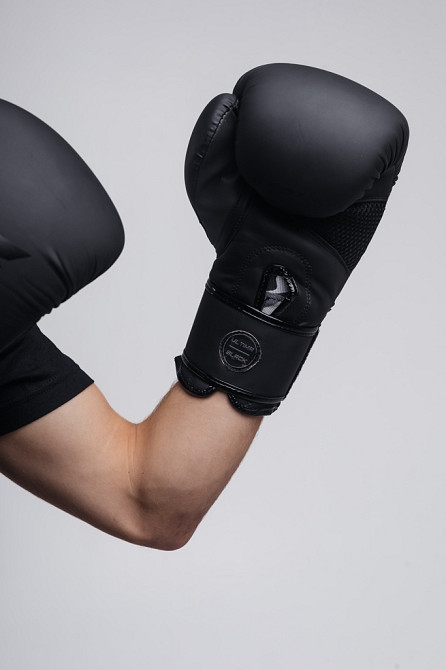 Боксерські рукавиці V`Noks Ultima Black 12 ун. Каменское - изображение 10