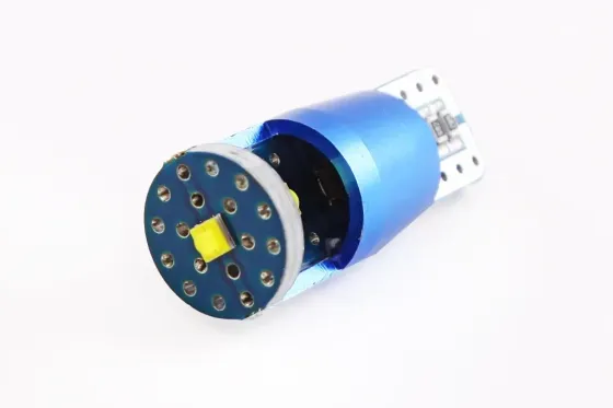 Лампа диодная 12В безцок. T10  3-SMD Cree CAN Cyclone 540лм Винница