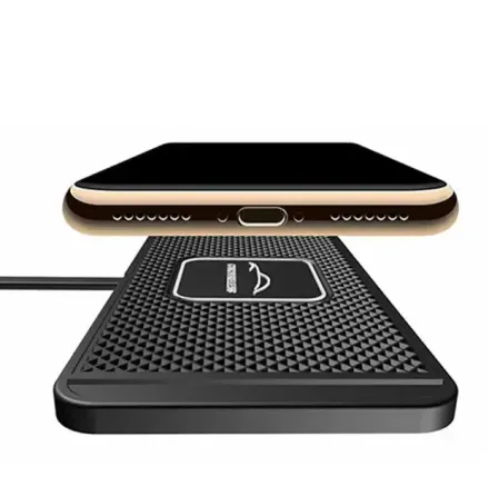 Силиконовый коврик в авто с быстрой беспроводной зарядкой Car Wireless Pad C1 15W Коломыя