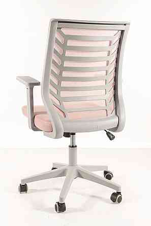 Крісло поворотне Q-320 рожеве Киев